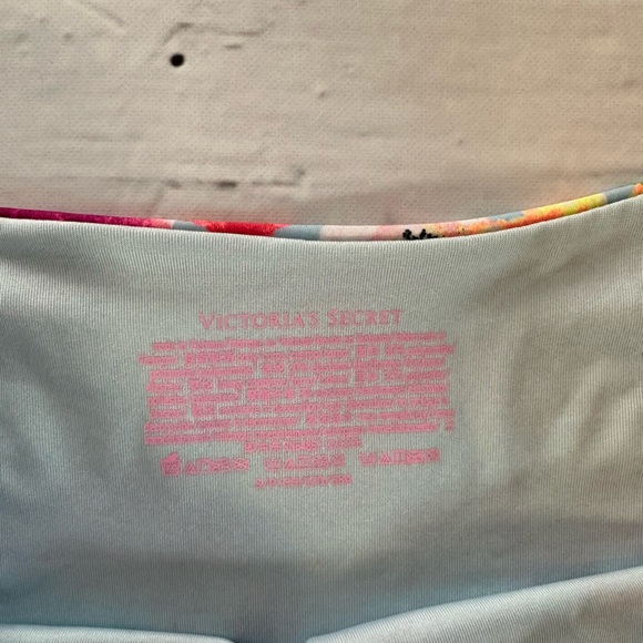 Victoria’s Secret bikini - Picture 2 of 3